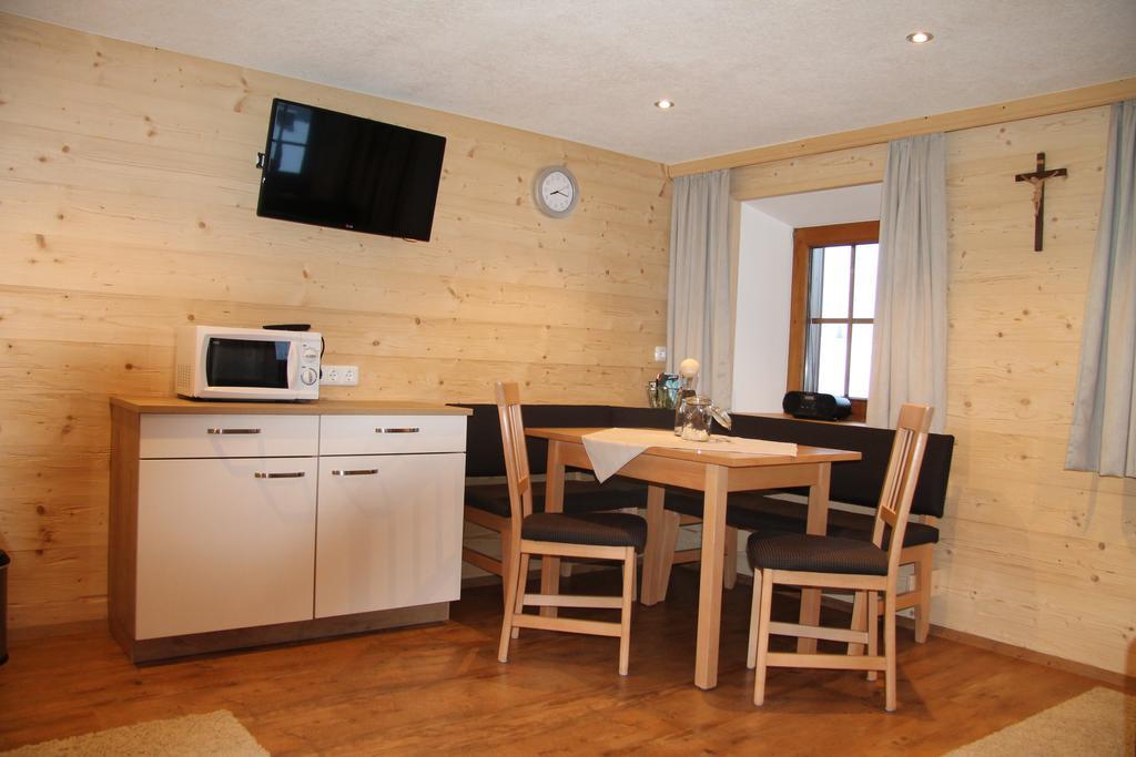 Apartmenthaus Innerkratzerhof Prägraten Exterior foto